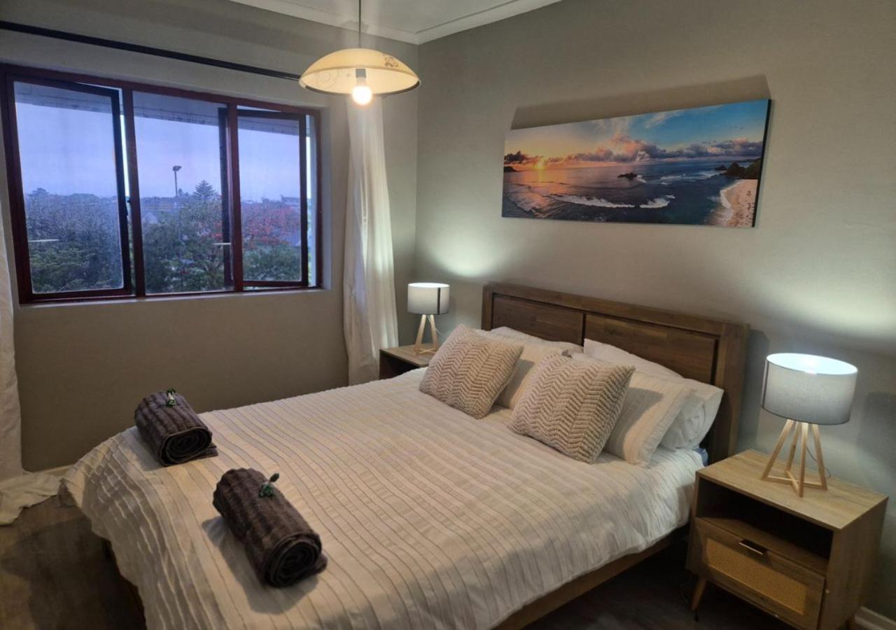 A Short Walk To The Cliffs Apartment Hermanus