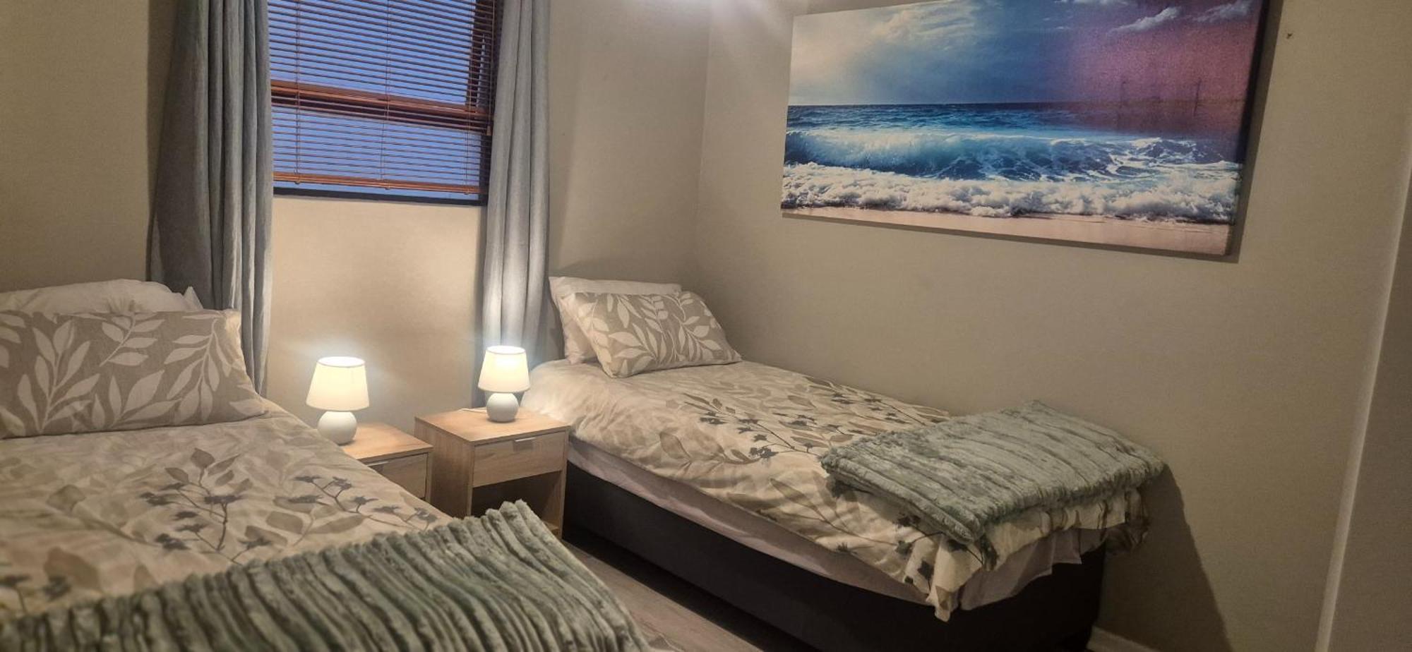 A Short Walk To The Cliffs Apartment Hermanus